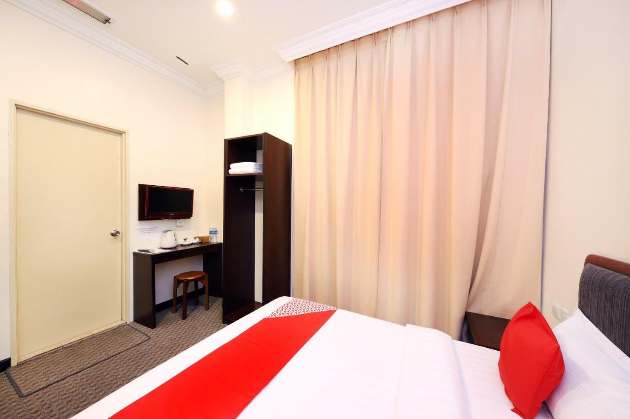 Oyo 750 Comfort Hotel Kota Kinabalu Exterior photo